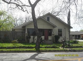 903 Granbury St, Cleburne, TX 76033