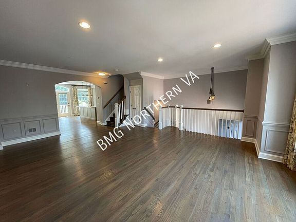 5th image of 10679 Yorktown Ct