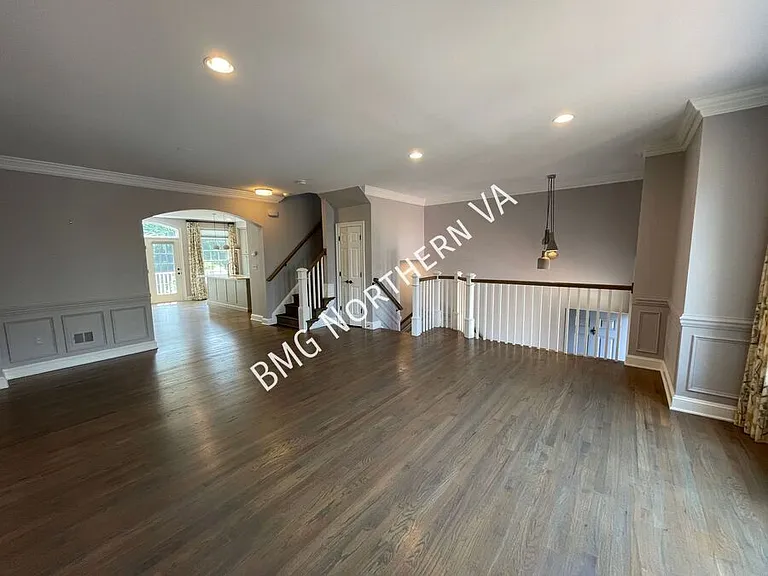 10679 Yorktown Ct — Photo 5