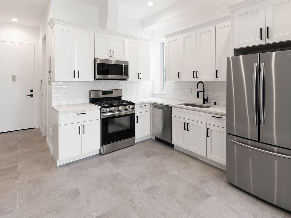 1st image of 1736 E 4th St #2B
