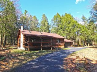 237 Sawmill Rd, Pocono Lake, PA 18347