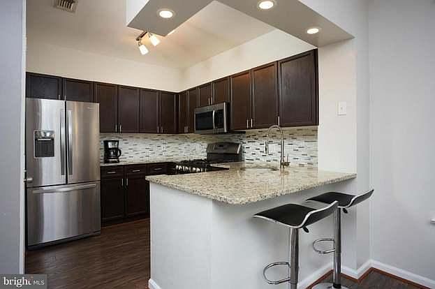 1st image of 2108 Highcourt Ln