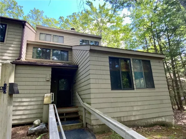 318 Cliffside Drive, Torrington, CT 06790