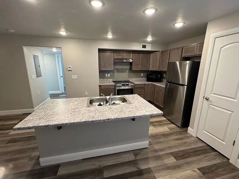 100 E First South St #302 — Photo 2