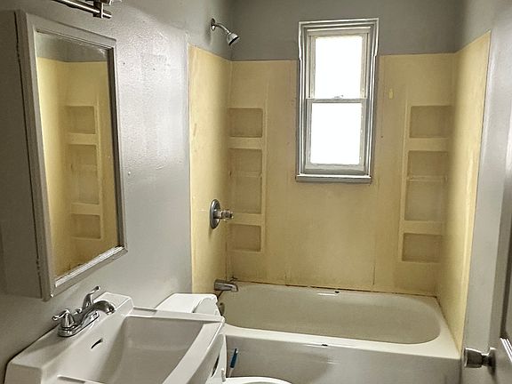 3rd image of 4108 Secor Rd #3