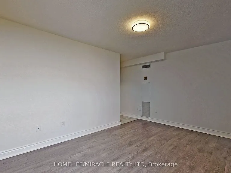 10 Tobermory Dr #1206 — Photo 23