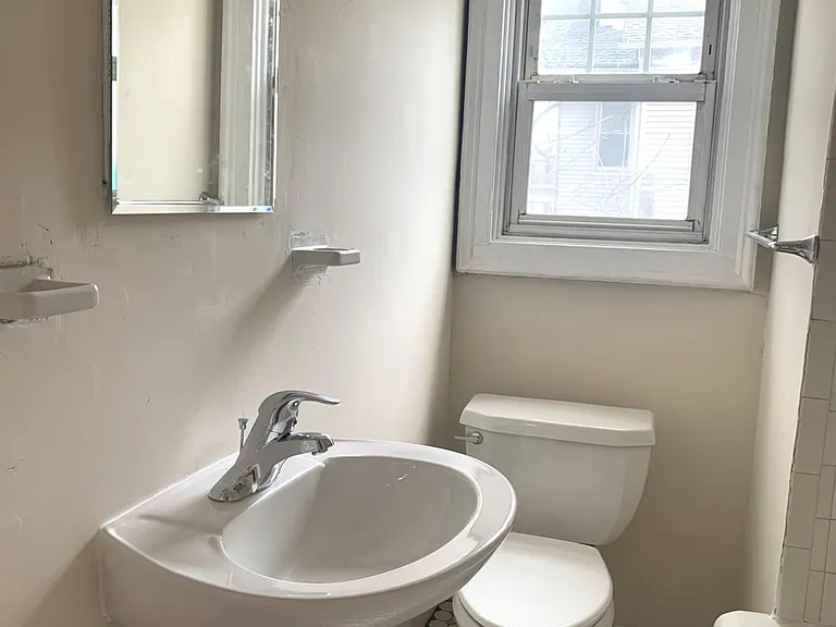 207 Woodbridge Ave #A — Photo 9