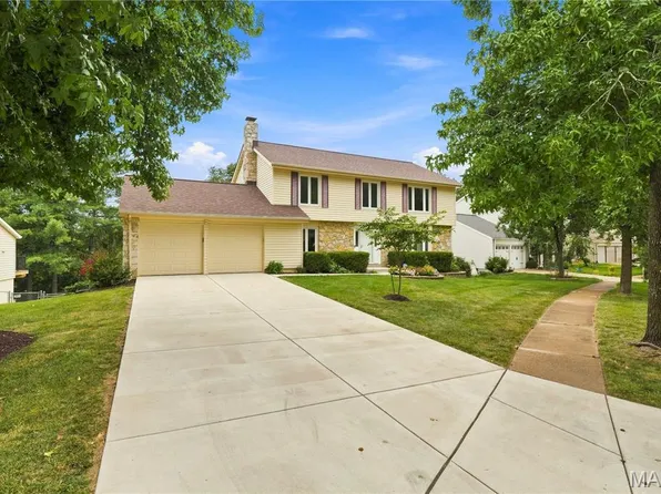 2175 Parasol Dr, Chesterfield, MO 63017
