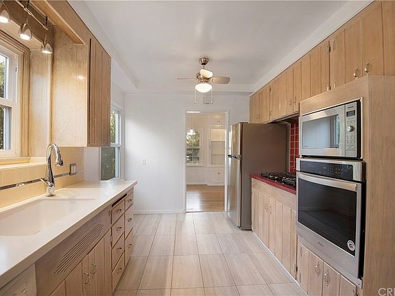 5th image of 6539 Murietta Ave