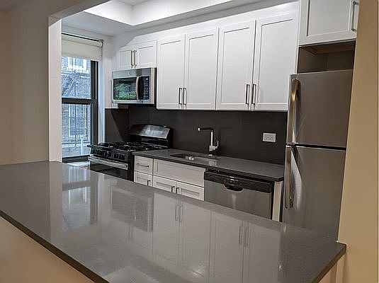 1st image of 10 W 65th St #4P
