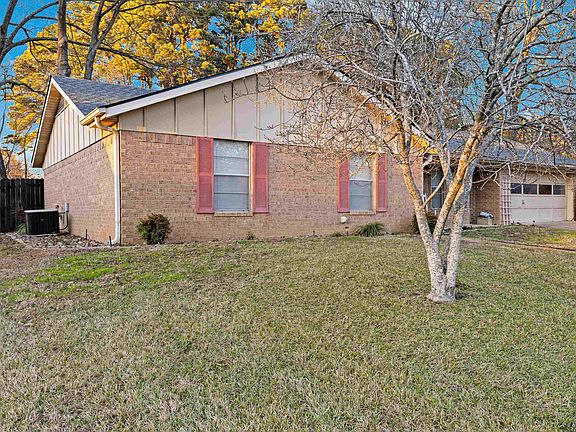 3rd image of 2409 Kentucky Dr