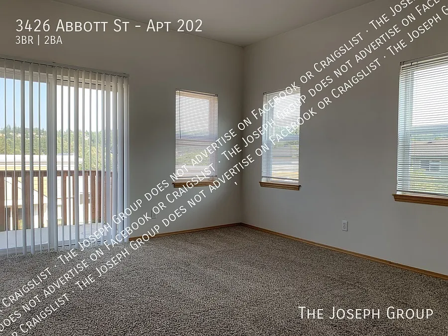Building Photo - 3426 Abbott St #202