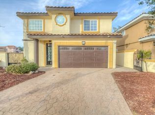 8001 Rose St, Paramount, CA 90723