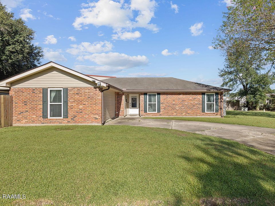1st image of 113 Bayberry Ave
