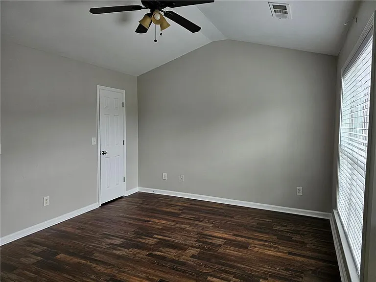 1021 Thornborough Dr — Photo 19