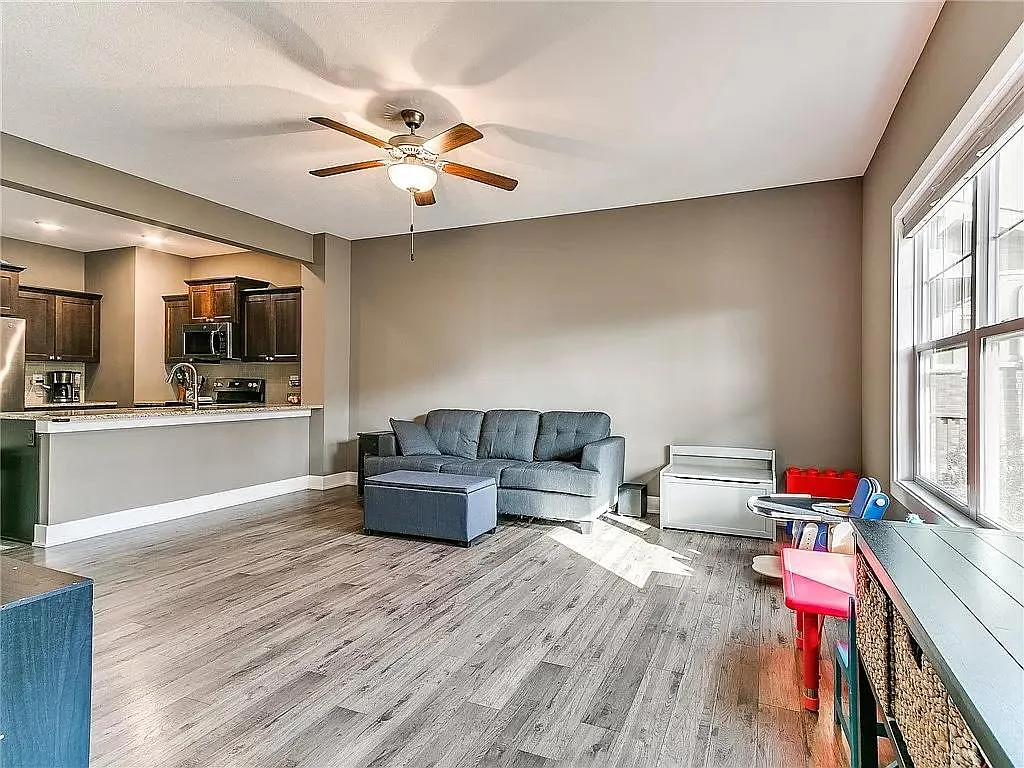 3 bed, 1782 sqft, $2,200 — Photo 3