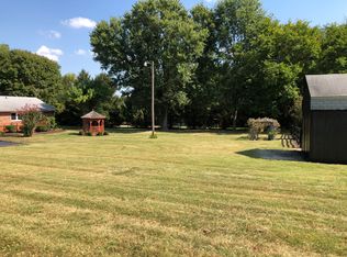 495 Scotts Ferry Rd E, Versailles, KY 40383