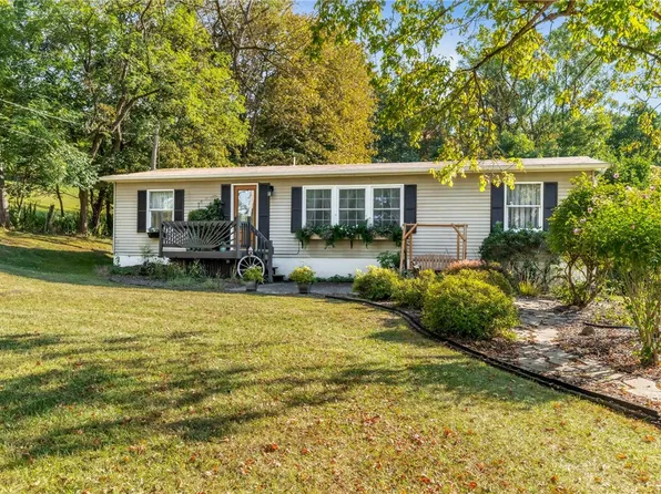 127 Coffeys Crossing Rd, Washington, PA 15301