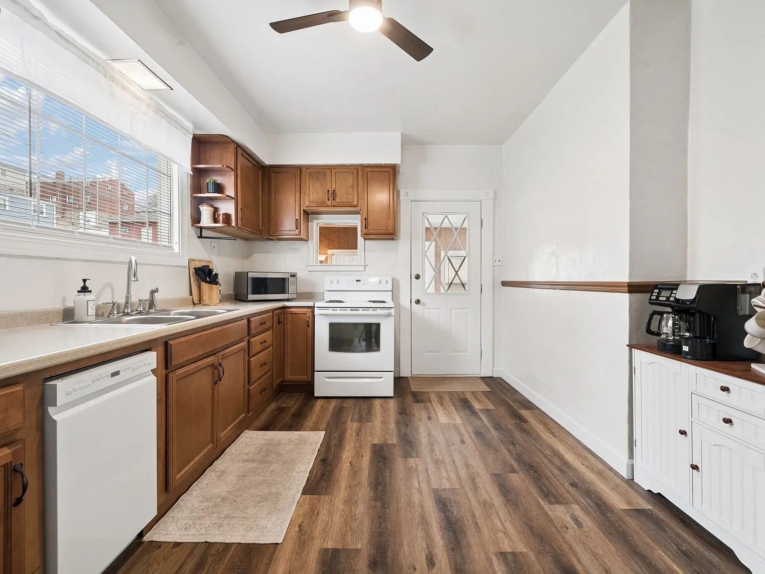 6 Webster Ave — Photo 4