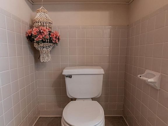 5th image of 2301 40th St
