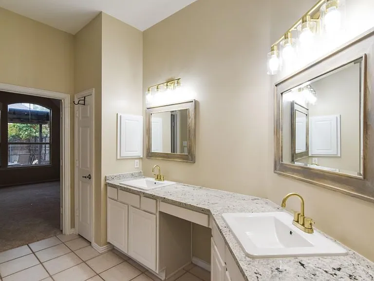2471 Loch Haven Ct — Photo 20