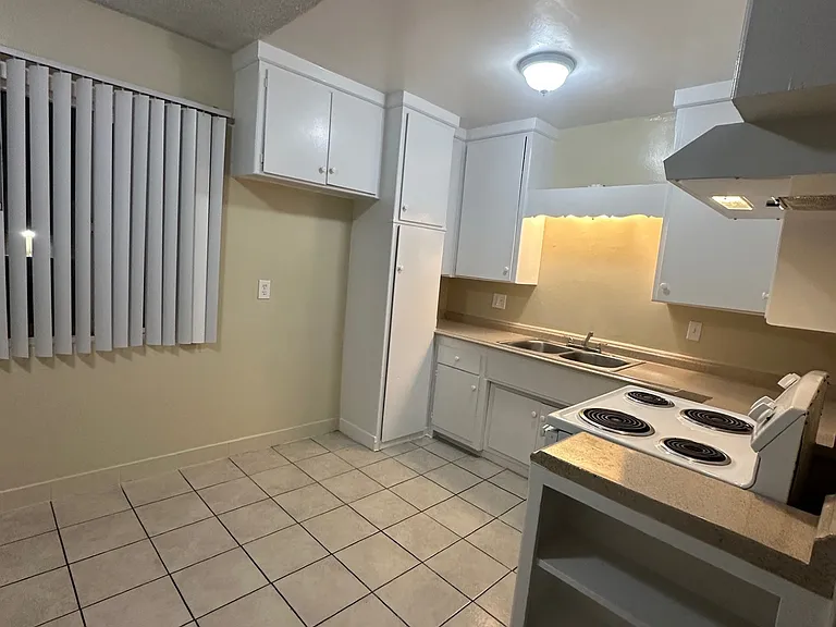 3437 Belcroft Ave — Photo 14