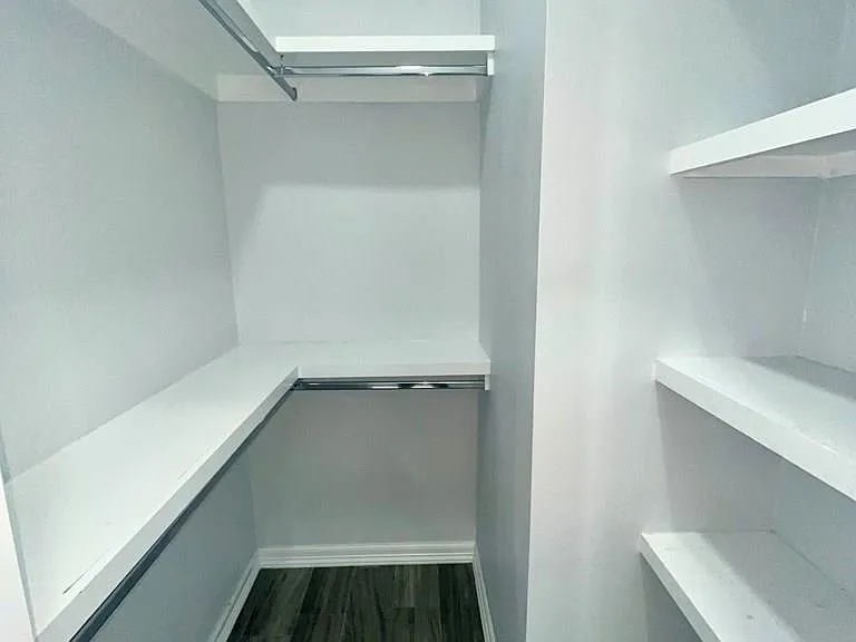 1122 E 20th St #5 — Photo 15