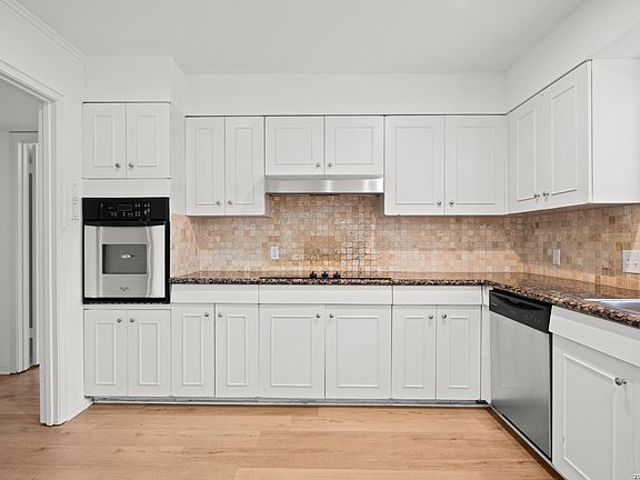 5th image of 139 VERDANT ST