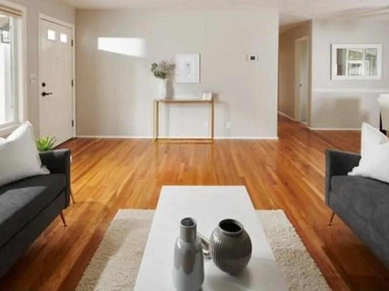 1825 SW Wellington Ave — Photo 2