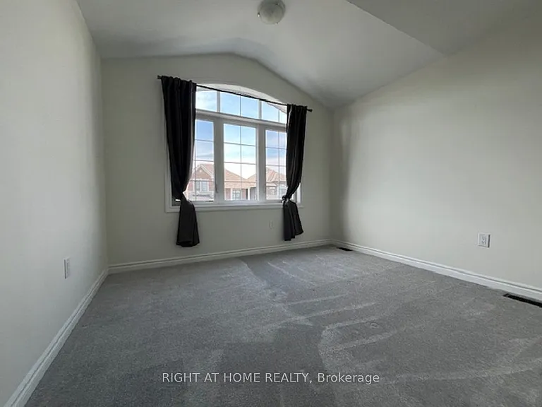 17 Lockyer Dr — Photo 5