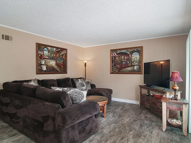 737 Balboa Ct — Photo 4