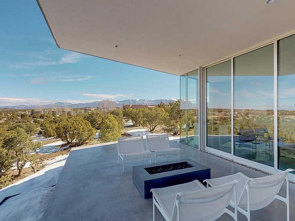 3rd image of 10 Vista Del Cielo