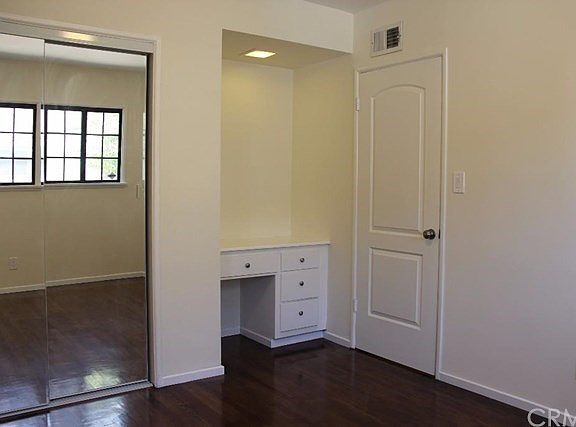 4th image of 2424 Border Ave