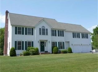 19 Lavender Ln, Walpole, MA 02081