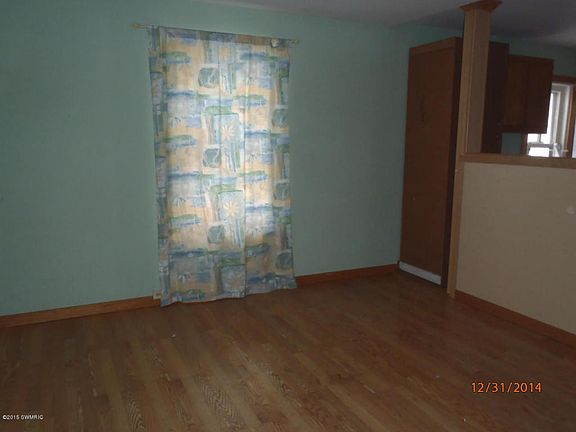 3rd image of 1435 Alpine Ave NW
