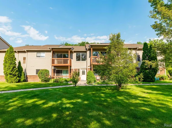 10177 Nancys Blvd APT 86, Grosse Ile, MI 48138
