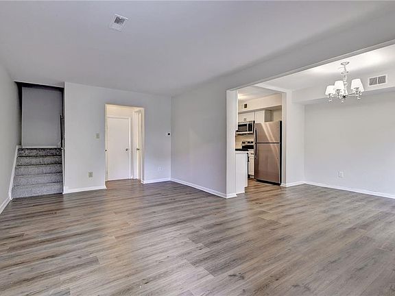 4th image of 1484 Ventura Way