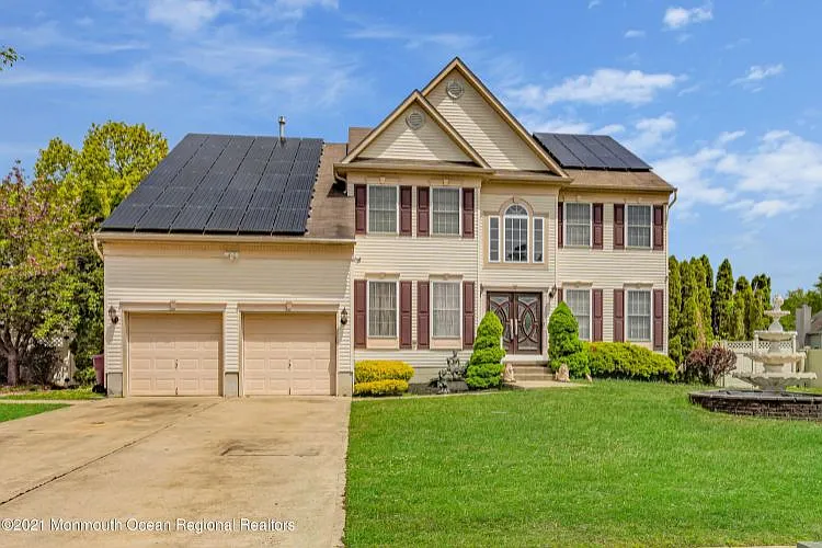 48 Brittany Dr photo 1