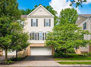 2853 Acarie Dr, Columbus, OH 43219