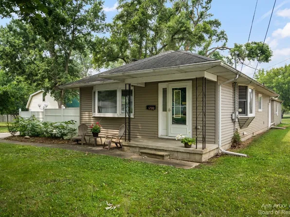 1200 Wilkinson St, Chelsea, MI 48118