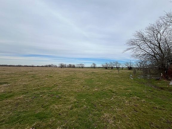 4th image of Old Tioga Rd #2