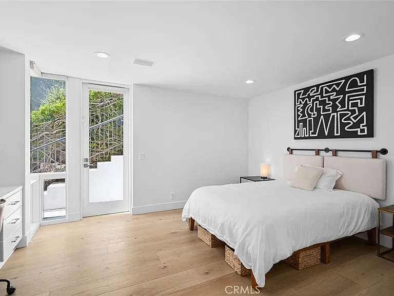 1061 Skyline Dr — Photo 20