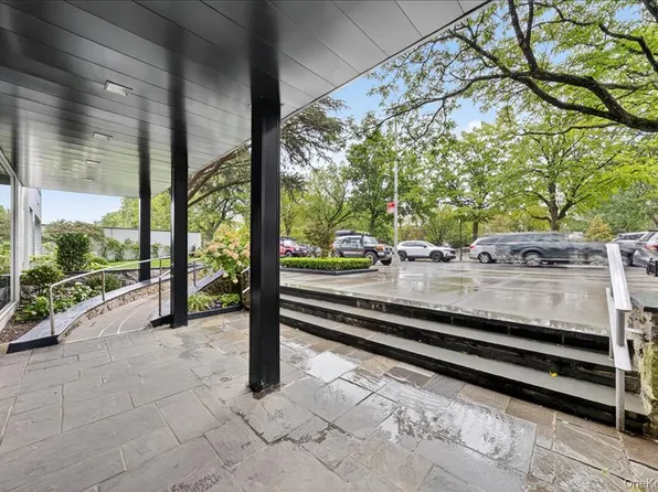 1170 Ocean Parkway image 3 of 31