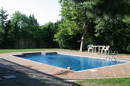 4th image of 10 Seatuck Ln