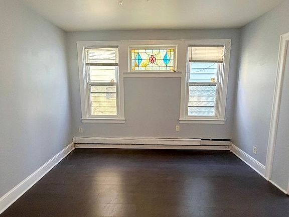 3rd image of 329 Columbia Ave Floor 1