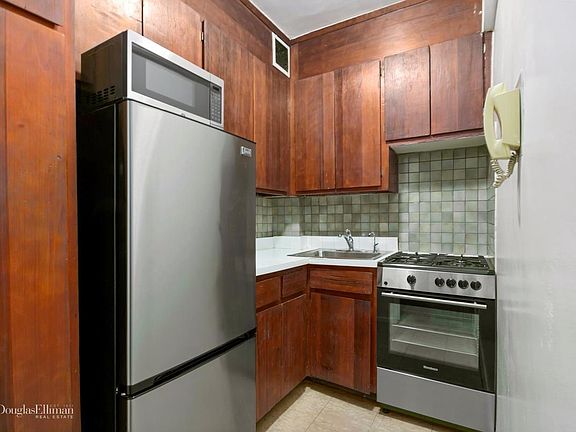 4th image of 88 Bleecker St