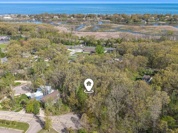 816 & 820 E Indiana Cir, New Buffalo, MI 49117