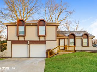 9234 Antioch Rd, Overland Park, KS 66212