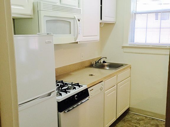5th image of 3030 Wisconsin Ave NW APT 8