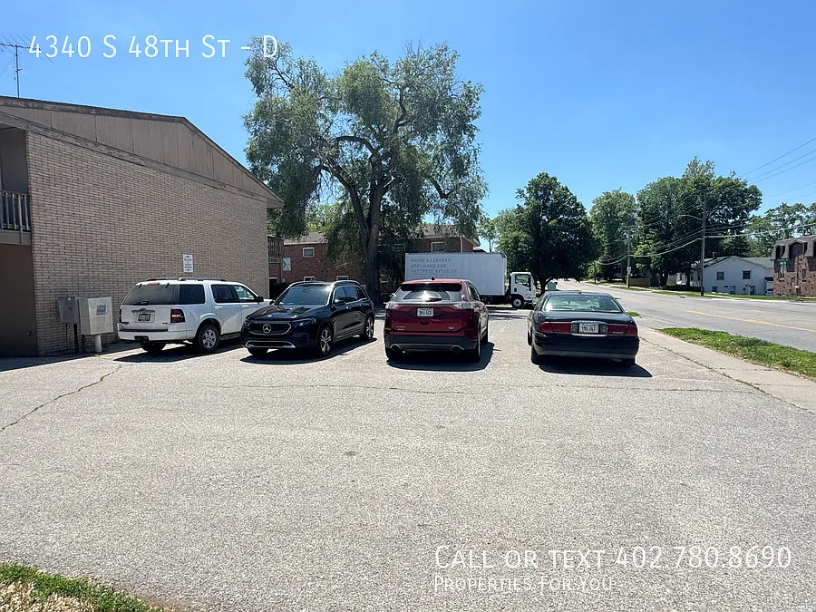 Building Photo - 4340 S 48th St #D